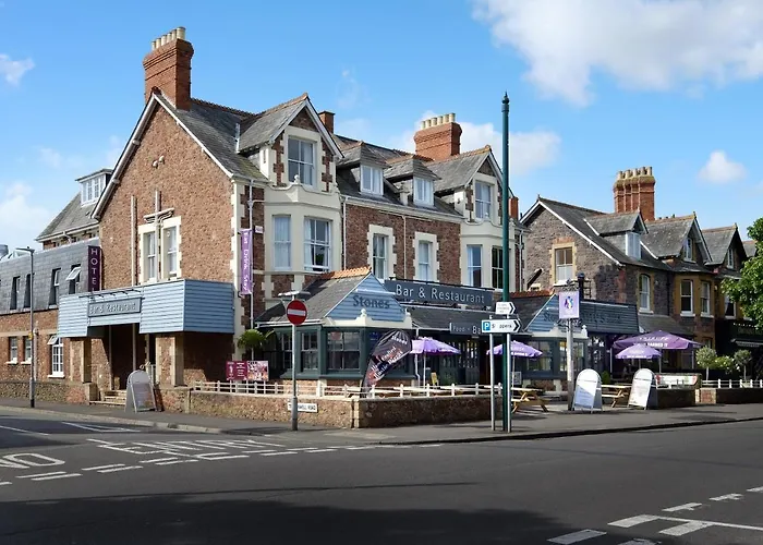 Stones Hotel And Bar